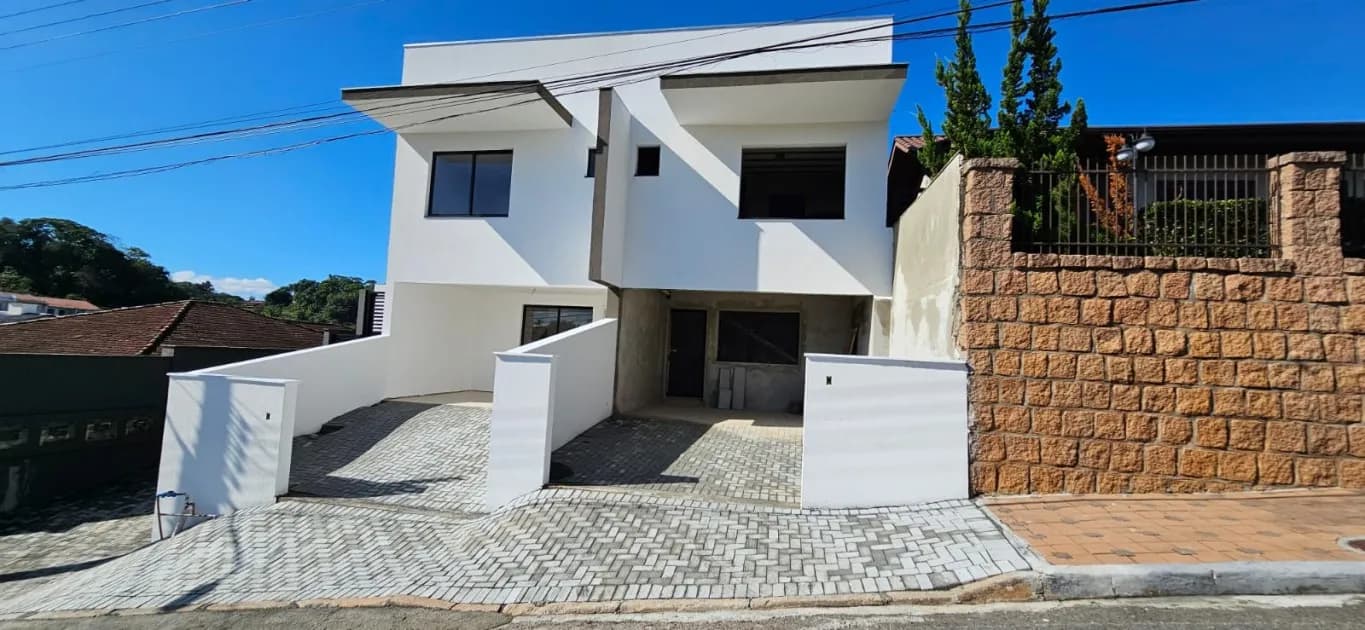 Foto de Casa à venda com 3 quartos, sendo 1 suíte, 2 vagas, 111m² no Itoupava Norte, Blumenau