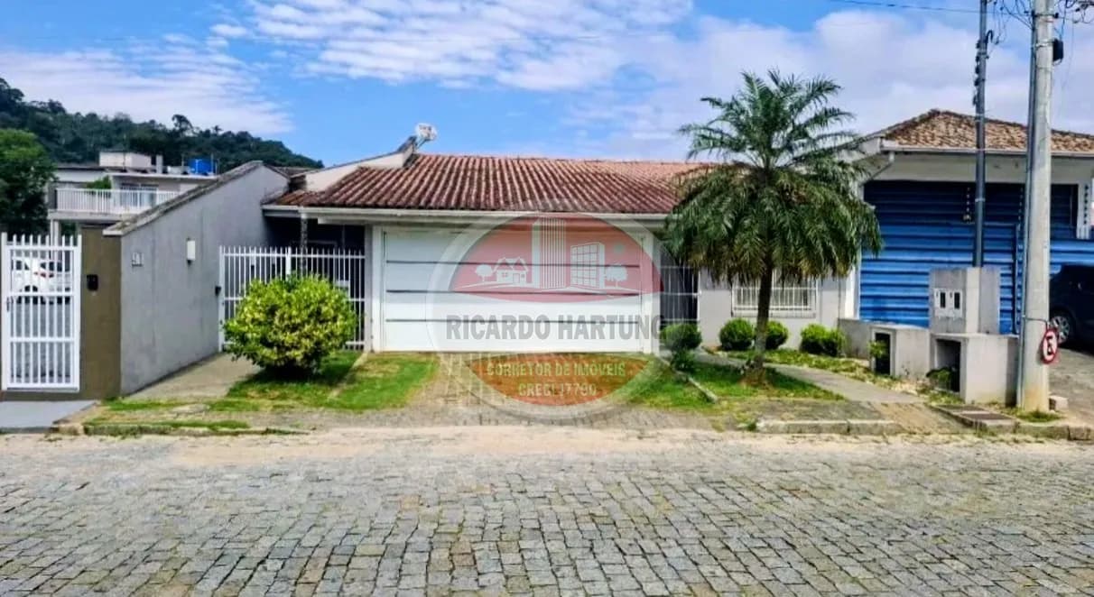 Foto de Casa à venda com 3 quartos, sendo 3 suítes, 2 vagas, 280m² no Garcia, Blumenau