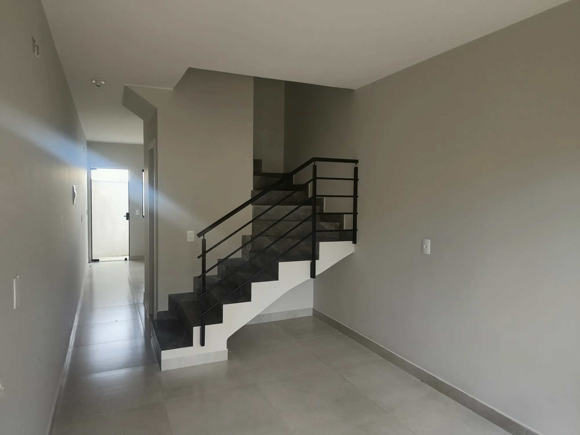Casa à venda com 2 quartos, 1 vaga, 66m² na região do bairro Velha, próximo à Rua Governador Jorge Lacerda, Blumenau