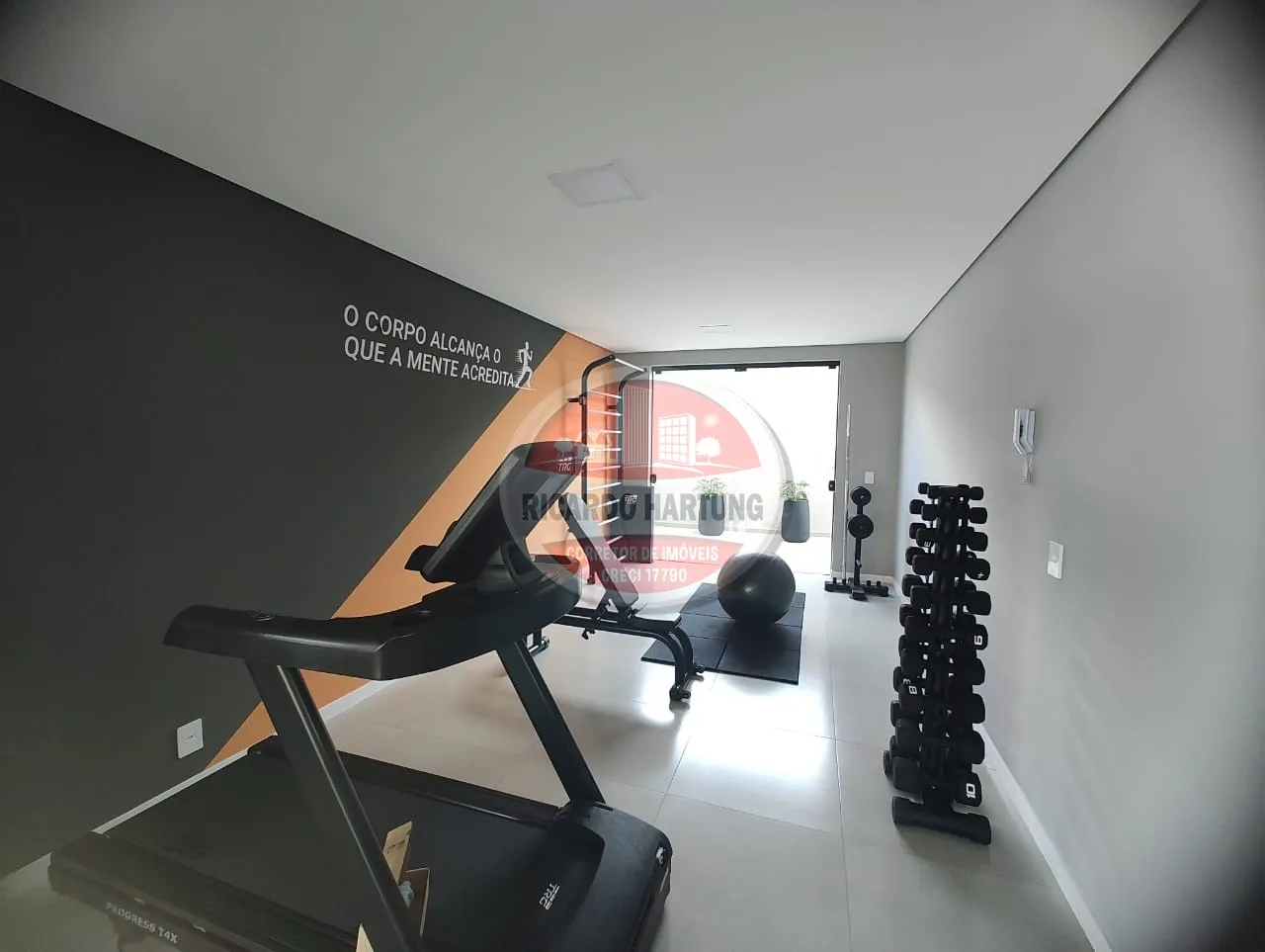Apartamento à venda com 2 quartos, sendo 1 suíte, 1 vaga, 63m² na região do bairro Garcia, próximo à Rua Amazonas, Blumenau