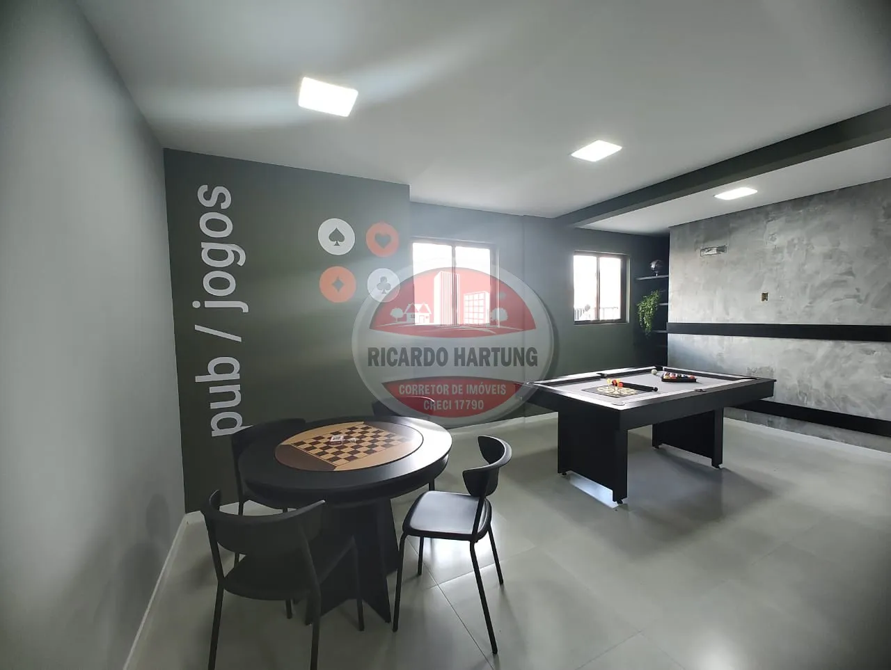 Apartamento à venda com 2 quartos, sendo 1 suíte, 1 vaga, 63m² na região do bairro Garcia, próximo à Rua Amazonas, Blumenau