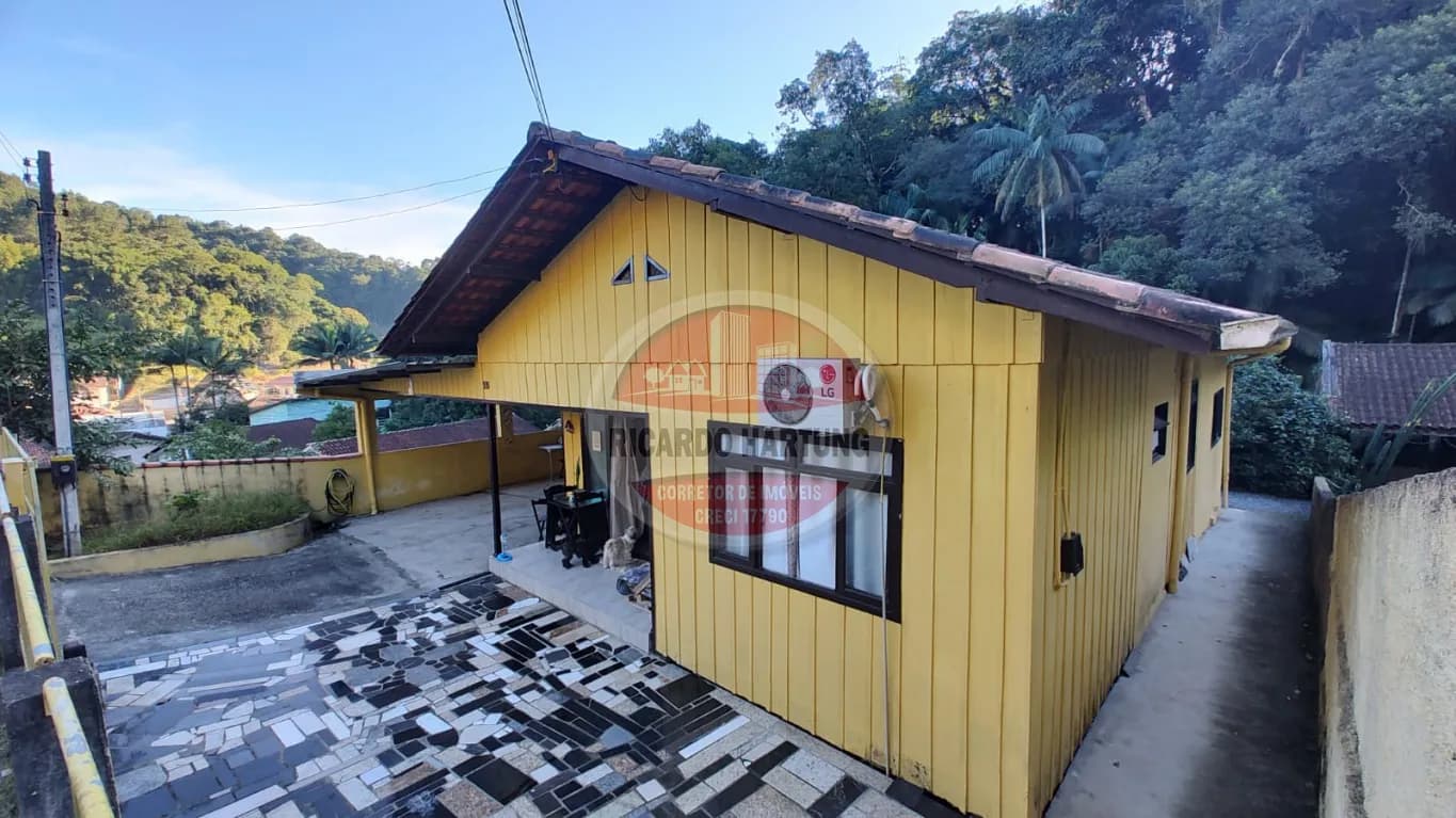 Casa à venda com 3 quartos, 4 vagas, 91m² no Glória, Blumenau