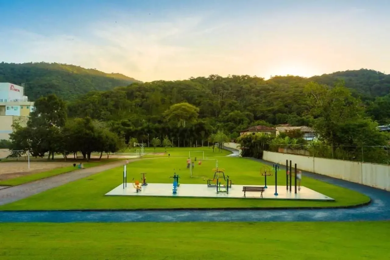Apartamento à venda com 4 quartos, sendo 3 suítes, 2 vagas, 210m² no Garcia, Blumenau