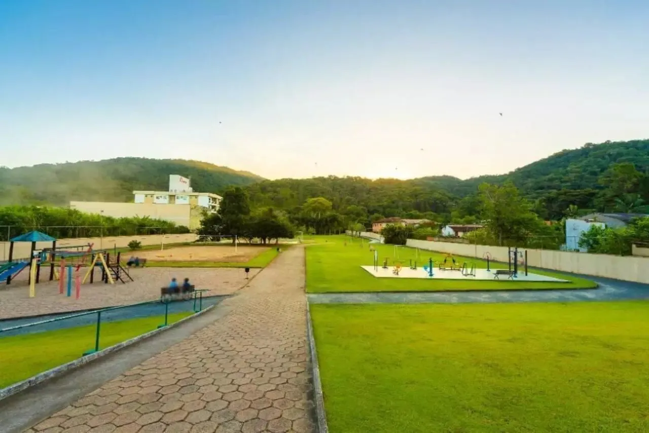 Apartamento à venda com 4 quartos, sendo 3 suítes, 2 vagas, 210m² no Garcia, Blumenau