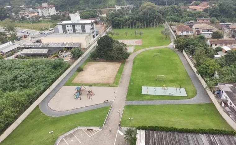 Apartamento à venda com 4 quartos, sendo 3 suítes, 2 vagas, 210m² no Garcia, Blumenau