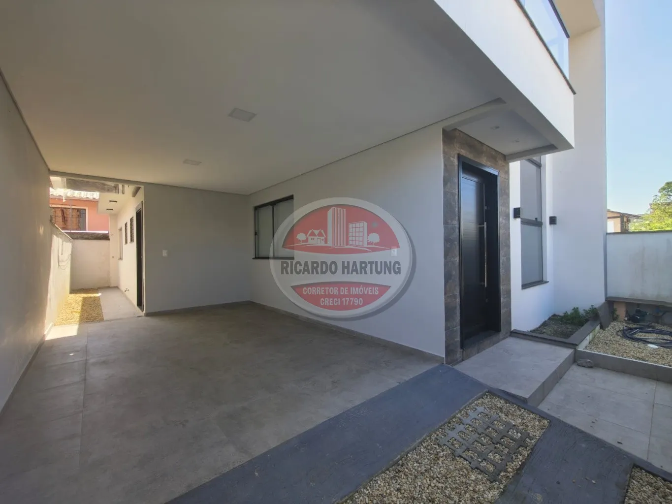 Casa à venda com 3 quartos, sendo 1 suíte, 1 vaga, 98m² no Centro, Penha