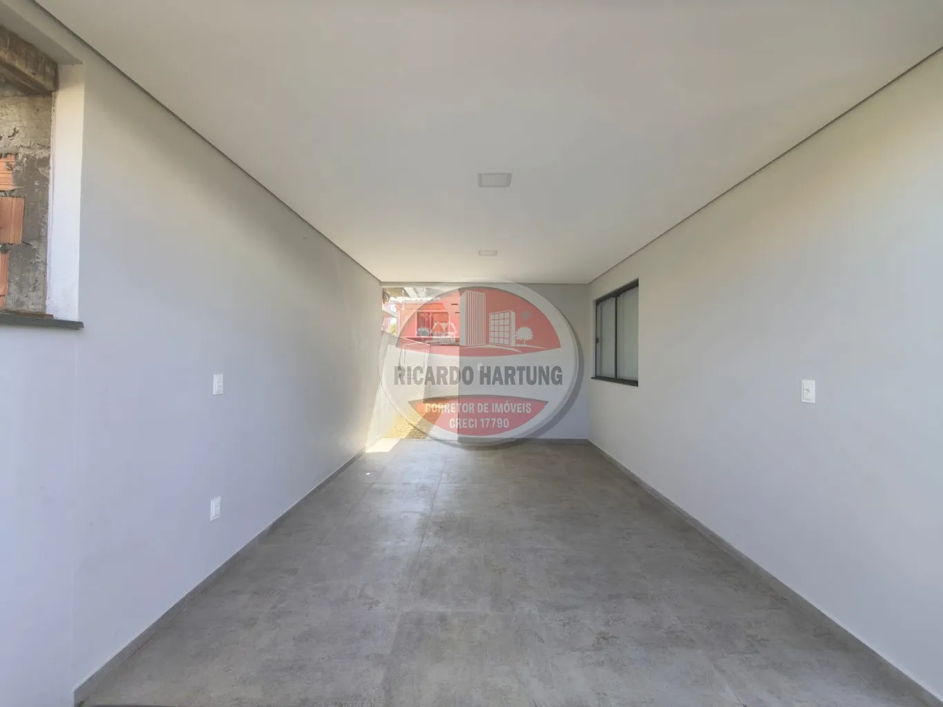 Casa à venda com 3 quartos, sendo 1 suíte, 1 vaga, 98m² no Centro, Penha