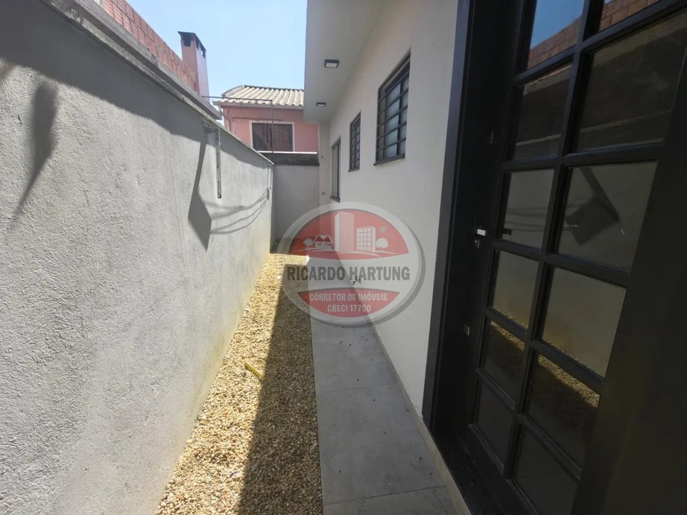 Casa à venda com 3 quartos, sendo 1 suíte, 1 vaga, 98m² no Centro, Penha