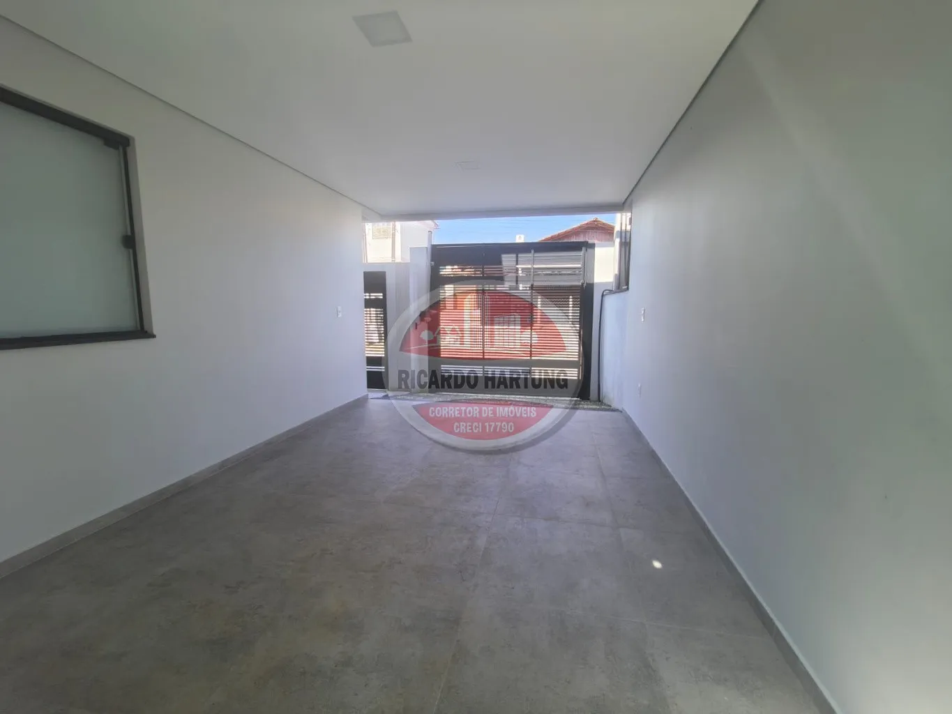 Casa à venda com 3 quartos, sendo 1 suíte, 1 vaga, 98m² no Centro, Penha