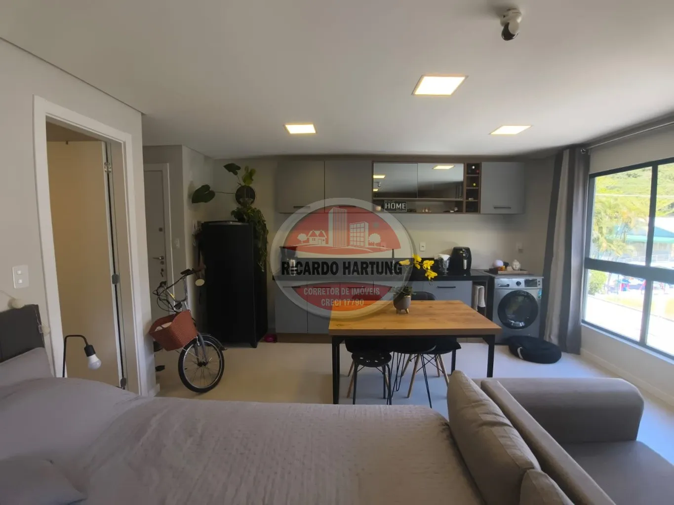 Apartamento à venda com 1 quarto, sendo 1 suíte, 1 vaga, 32m² no Boa Vista, Blumenau