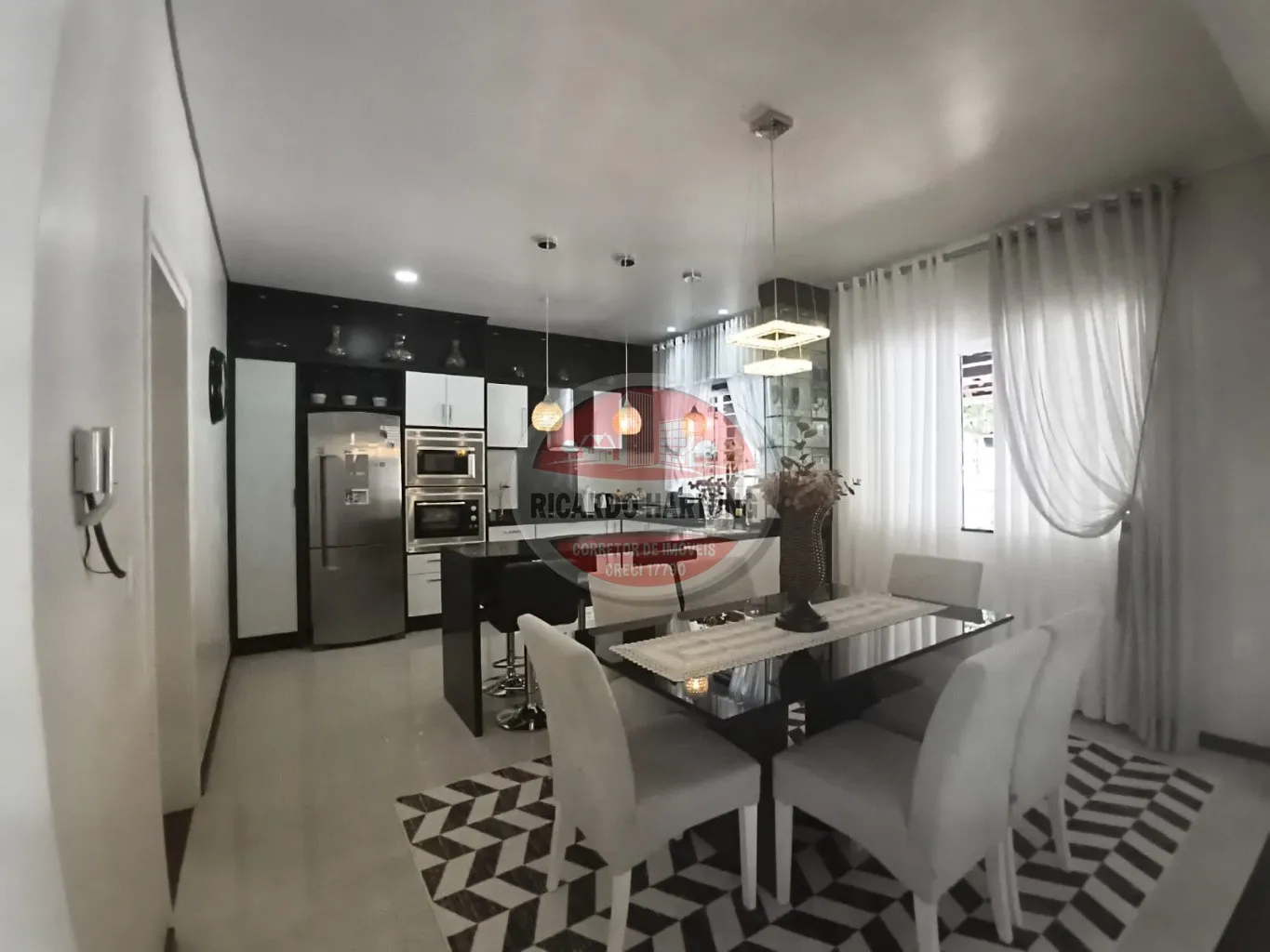 Casa à venda com 3 quartos, sendo 1 suíte, 2 vagas, 187m² no Garcia, Blumenau