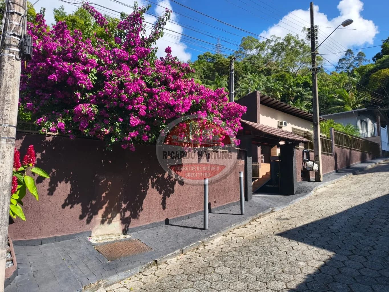 Foto de Casa à venda com 5 quartos, 3 vagas, 350m² no Valparaiso, Blumenau