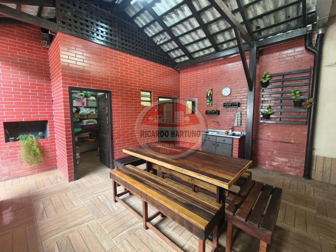Casa à venda com 5 quartos, 3 vagas, 350m² no Valparaiso, Blumenau