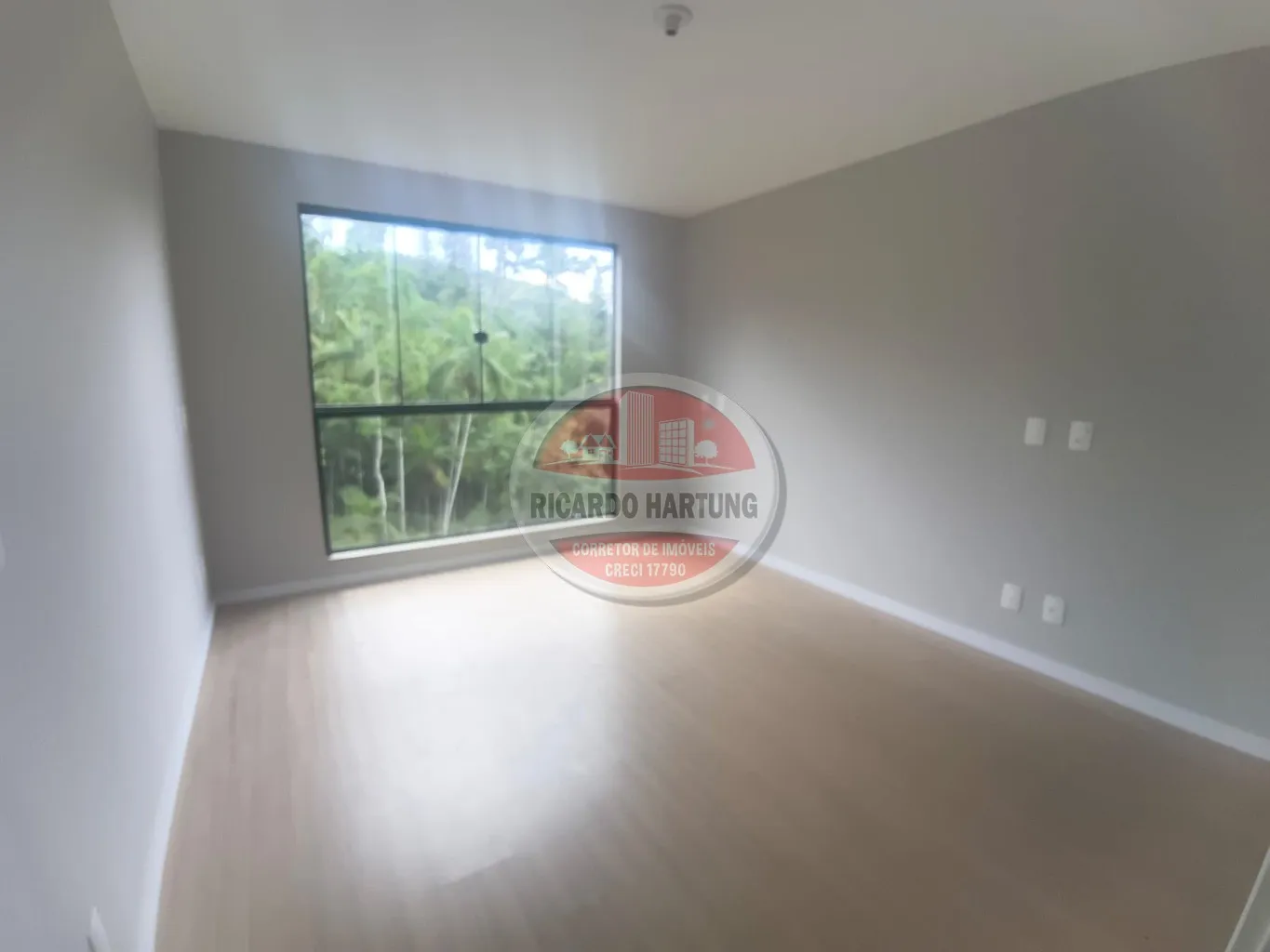 Casa à venda com 2 quartos, sendo 1 suíte, 2 vagas, 71m² no Passo Manso, Blumenau