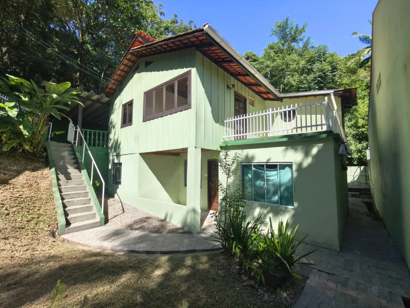 Foto de Casa à venda com 4 quartos, sendo 1 suíte, 2 vagas, 222m² no Garcia, Blumenau