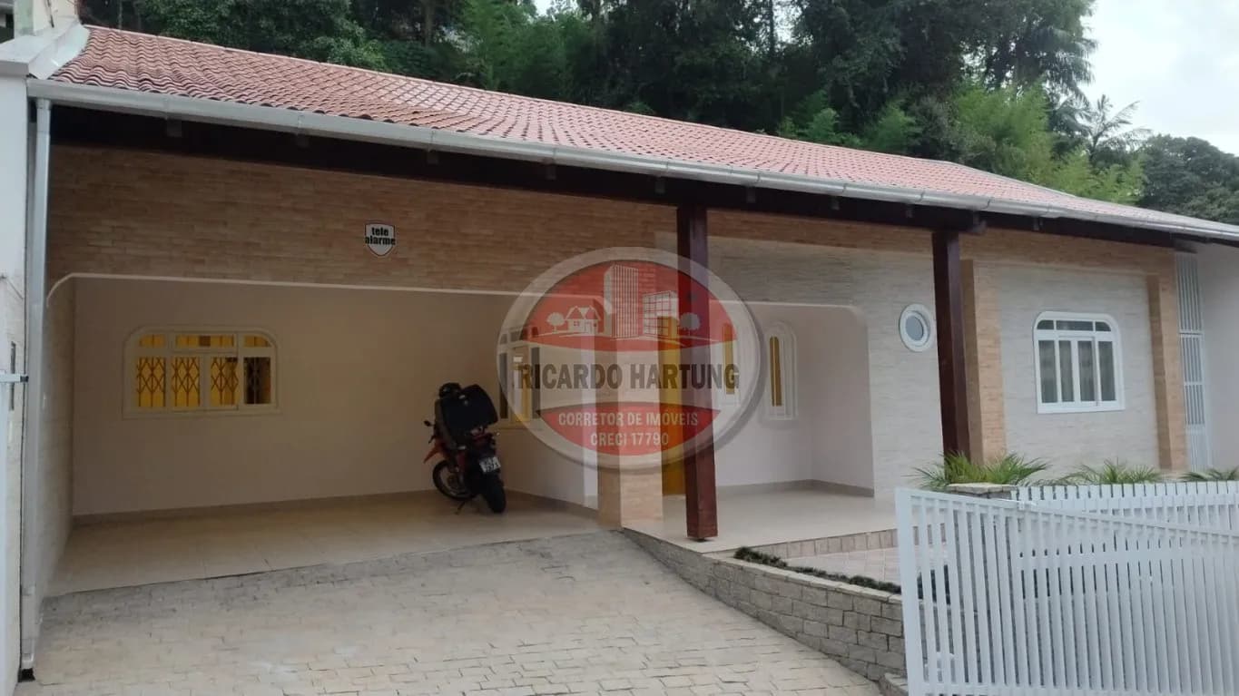 Foto de Casa à venda com 2 quartos, sendo 2 suítes, 2 vagas, 190m² no Garcia, Blumenau
