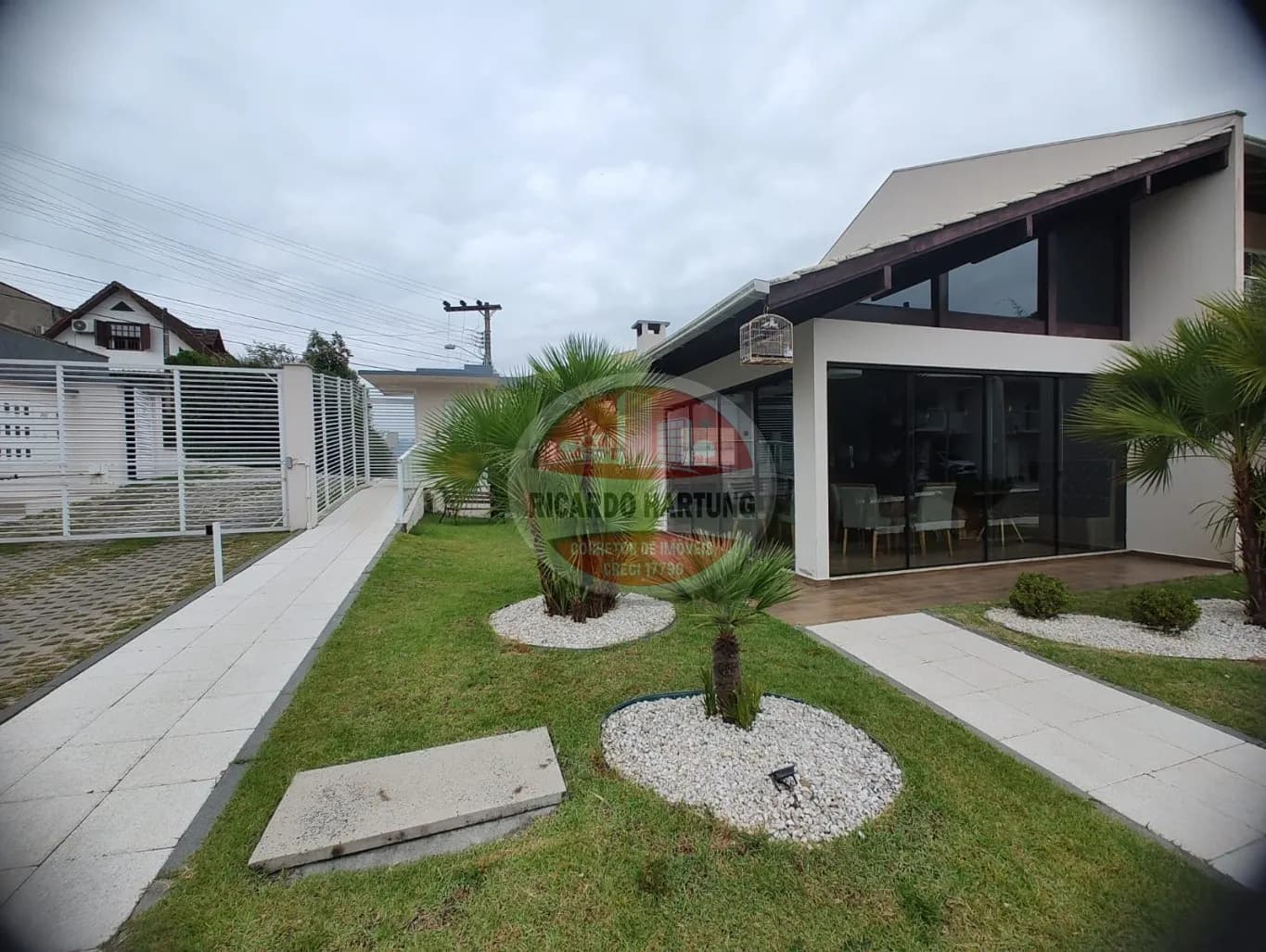 Casa à venda com 2 quartos, sendo 1 suíte, 1 vaga, 85m² no Garcia, Blumenau
