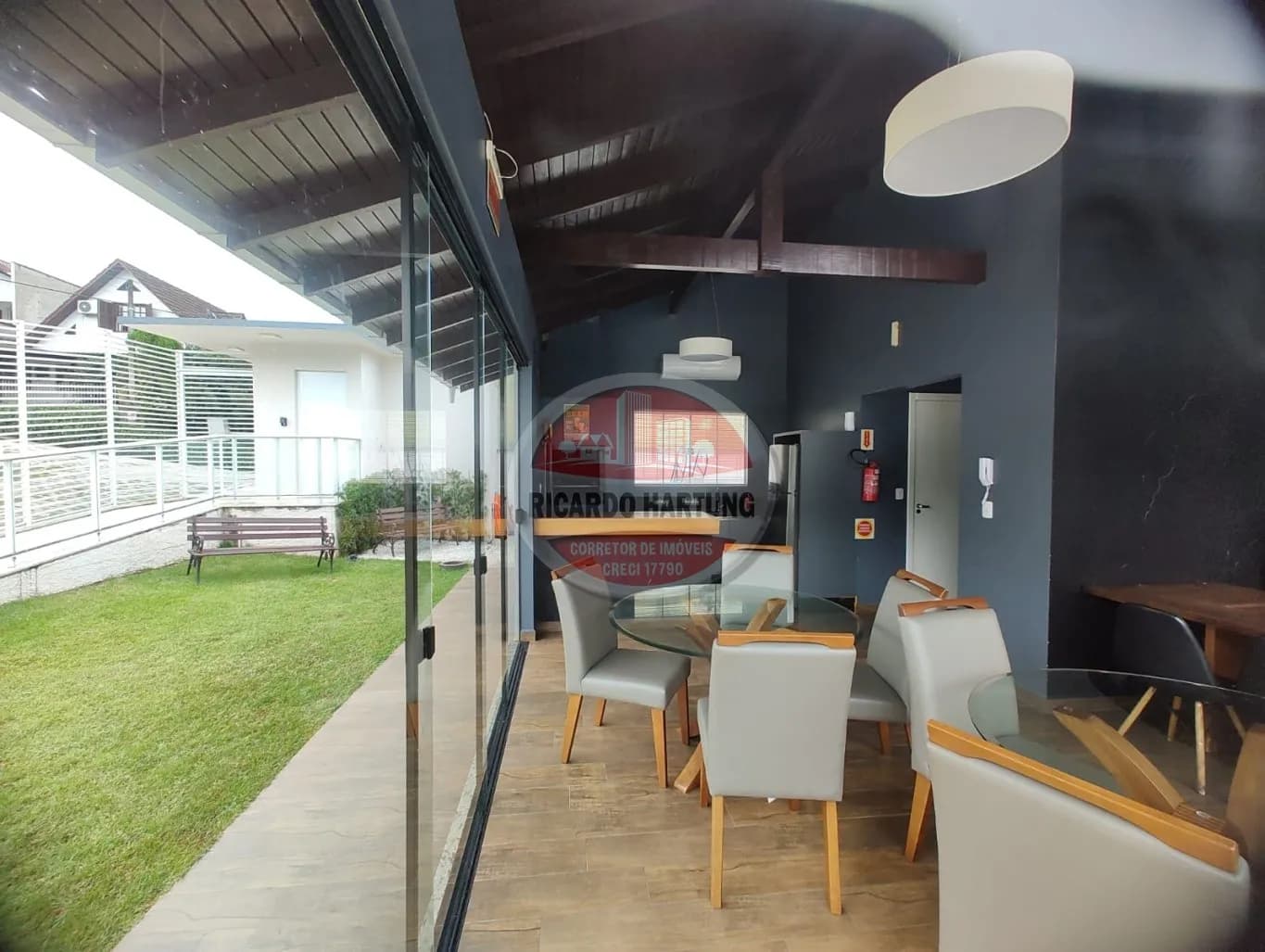 Casa à venda com 2 quartos, sendo 1 suíte, 1 vaga, 85m² no Garcia, Blumenau