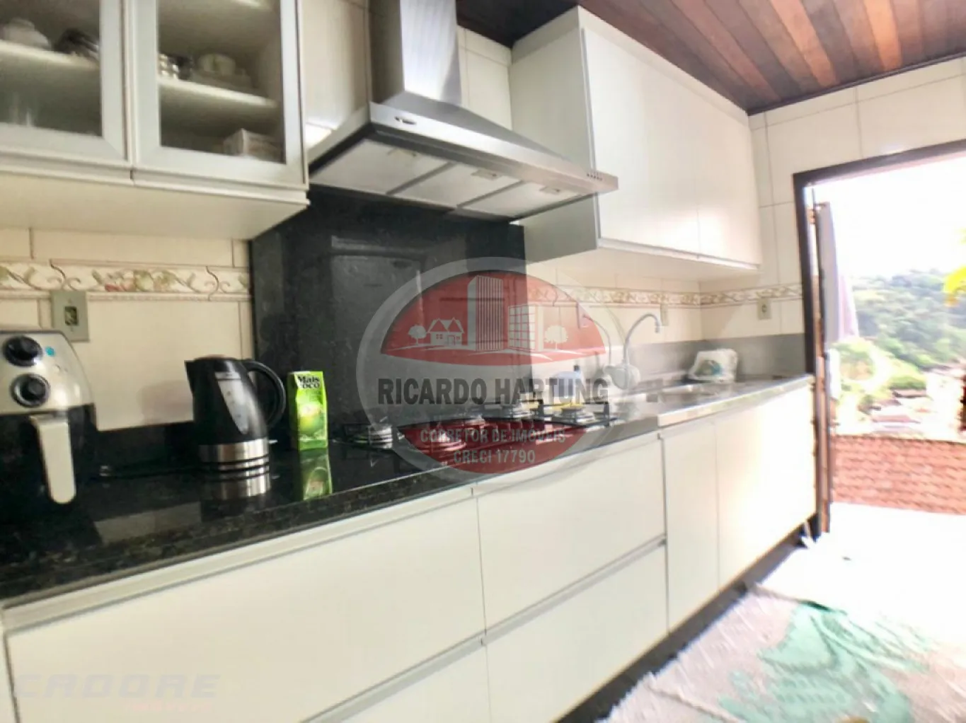 Casa à venda com 3 quartos, 2 vagas, 100m² no Glória, Blumenau