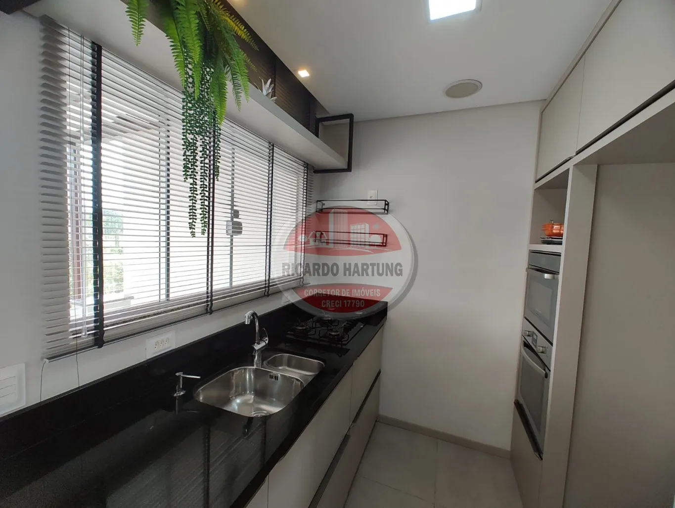 Casa à venda com 3 quartos, sendo 1 suíte, 2 vagas, 116m² no Garcia, Blumenau