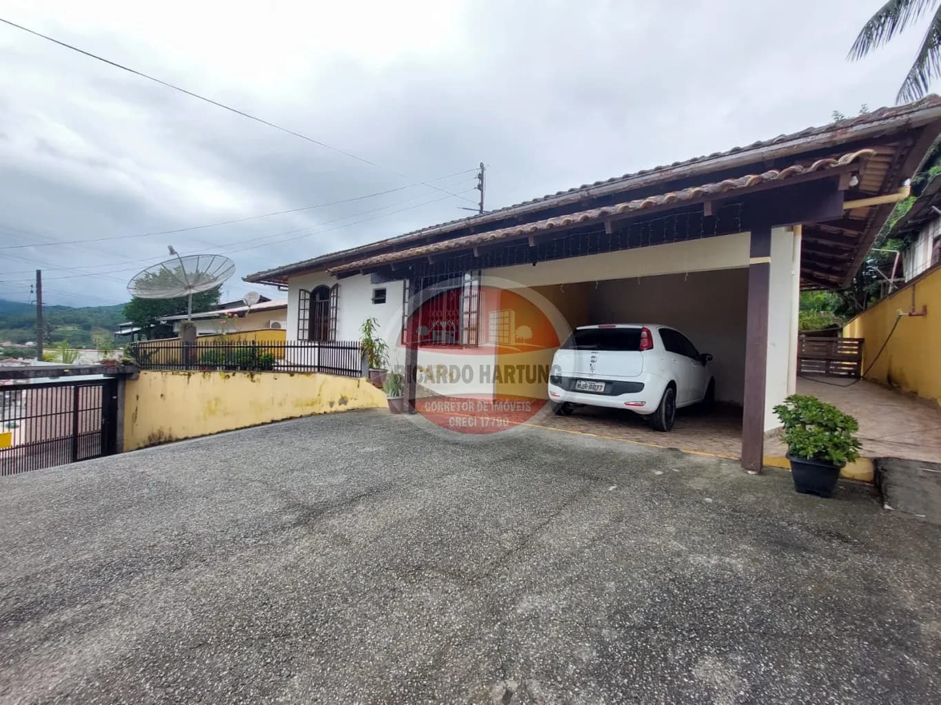 Casa à venda com 4 quartos, sendo 1 suíte, 1 vaga, 363m² no Itoupava Central, Blumenau