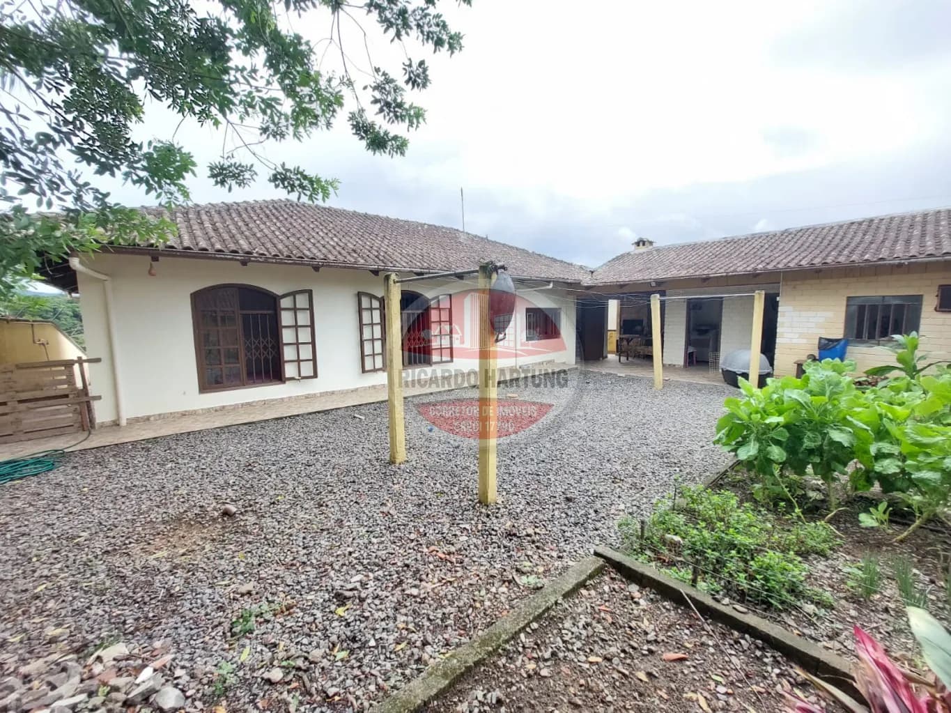 Foto de Casa à venda com 4 quartos, sendo 1 suíte, 1 vaga, 363m² no Itoupava Central, Blumenau
