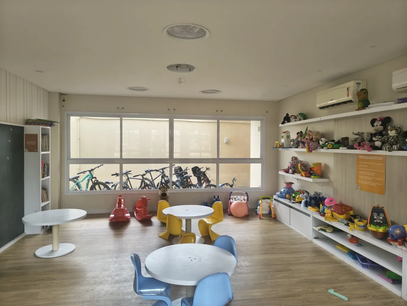 Apartamento à venda com 3 quartos, sendo 1 suíte, 1 vaga, 70m² no Fortaleza, Blumenau