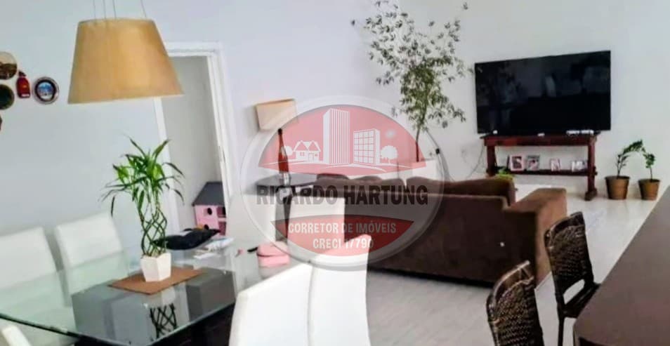 Casa à venda com 3 quartos, sendo 3 suítes, 2 vagas, 280m² no Garcia, Blumenau