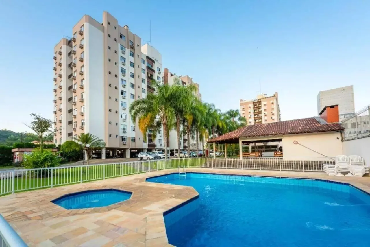 Foto de Apartamento à venda com 4 quartos, sendo 3 suítes, 2 vagas, 210m² no Garcia, Blumenau